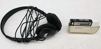 Creative MuVo TX FM 256MB White MP3 Audio Player - Image 1 of 4