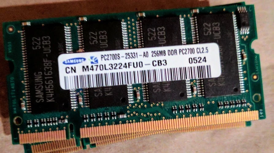 Samsung 256MB DDR PC2700S-25331-A0 CL2.5 #M470L3224FU0-CB3 - Laptop Memory  - Image 1 of 1