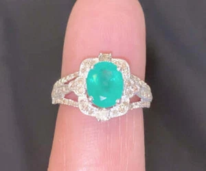 10K WHITE GOLD 2.75 CARAT DIAMOND & EMERALD RING - Picture 1 of 1
