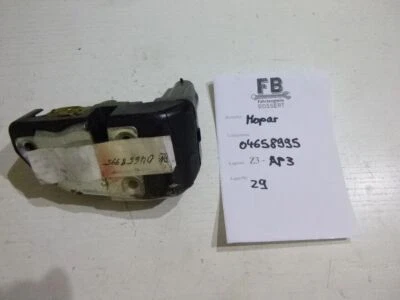 Cerradura puerta delantera izquierda Dodge Neon 1995-1996 Chrysler Sebring '98-'00 Foto 1 de 4