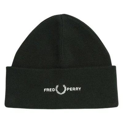 Fred Perry Graphic Logo Dark Green Beanie - Imagen 1 de 3