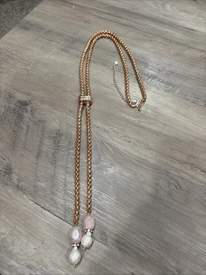 Cadena Caja Oro Rosa Mercado Negro Casa Blanca Estilo Bolo Cuartos Rosa Foto 1 de 4