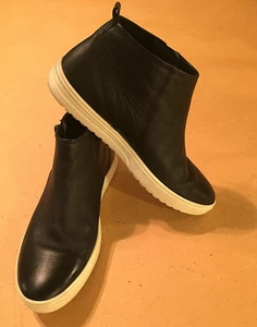 Women's ECCO CHELSEA Soft Black Leather Zip Ankle Booties , Size 40 ( US 9 ). - Picture 1 of 6