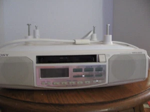 Sony ICF-CD513 Mega Bass FM/AM CD Clock Radio Under Cabinet Work - Picture 1 of 4