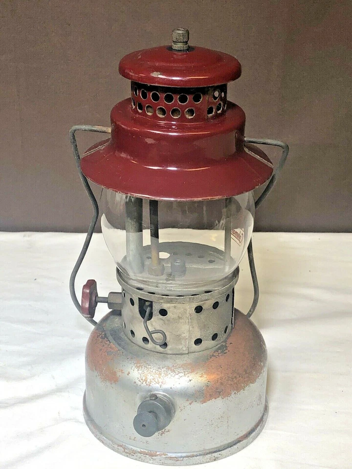 American Gas Machine Model 3016 Vintage Lantern. - Image 1 of 4