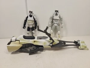 STAR WARS LEGACY HOTH SCOUT TROOPER Y BICICLETA SPEEDER 1995 y Motociclista Scout 2005 Hoth - Imagen 1 de 16
