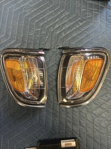 For Toyota Tacoma Park Side Marker Light 2001 02 03 2004 Pair LH and RH - Picture 1 of 2