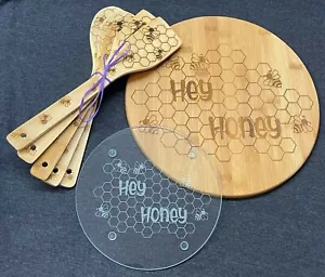 Hey Honey Juego de tablas de cortar, tabla de cortar, utensilios y trivet - Imagen 1 de 1