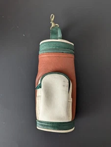 Novedad Aislado Miniatura Bolsa de Golf Bebida Snack Pelota Camiseta Llavero Deportivo - Imagen 1 de 7