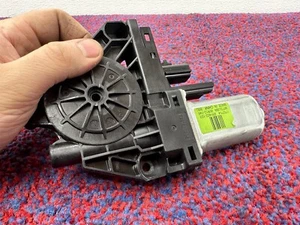 DODGE DURANGO SRT 11-24 OEM REAR RIGHT PASSENGER DOOR WINDOW REGULATOR MOTOR - Picture 1 of 1