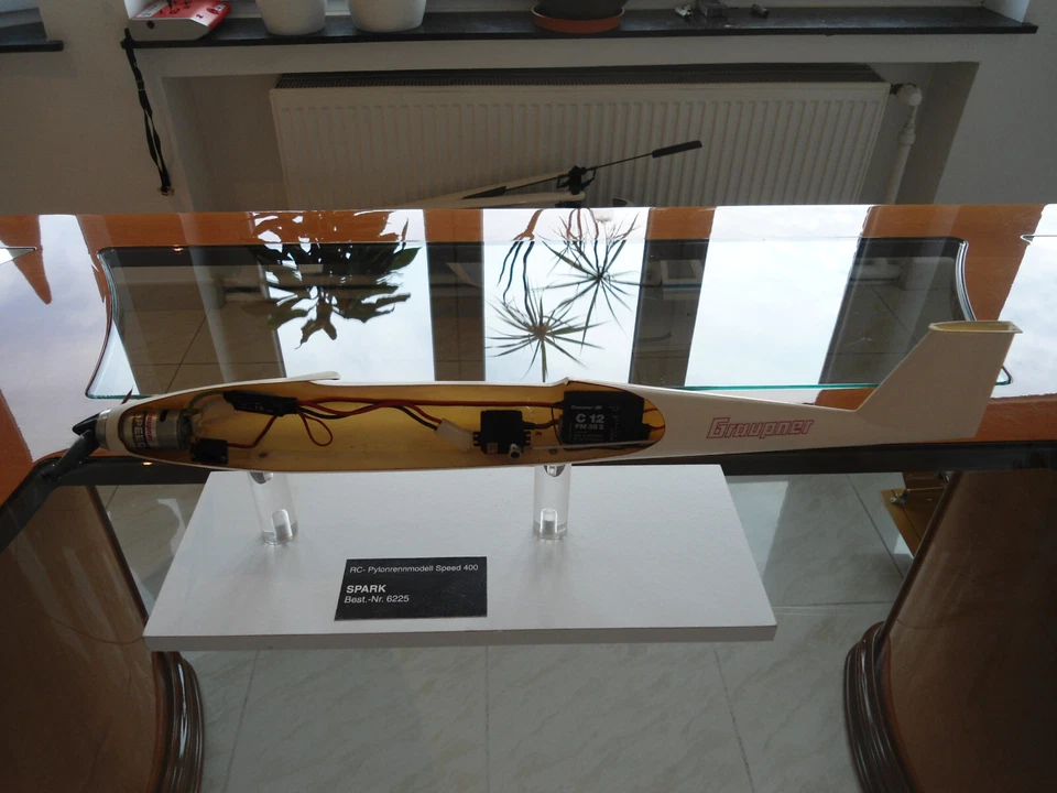 GRAUPNER   SPARK - Bild 1 von 4