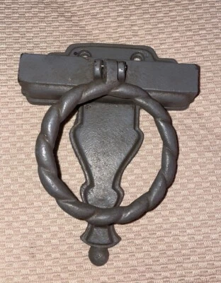 Anillo de cuerda gris llamador de puerta de hierro fundido vintage MCF Midwest Cannon Falls Foto 1 de 4