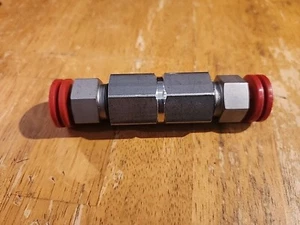 New Swagelok SS-8FK0-6 Medium Pressure Union - 1/2” Tube OD - 316 Stainless - Picture 1 of 4