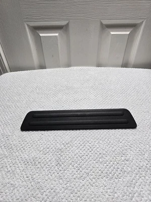 2005 Mitsubishi Endeavor Rear Scuff Plate Cover Sill Trim OEM MR951351 (U - Image 1 of 4