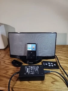 Bose SoundDock Portable Digital Music System w/ Ac Adapter, Remote, WORKING - Picture 1 of 12