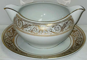 Harmony House *RENAISSANCE GOLD *GRAVY BOAT W/ATTACHED LINER PLATE* - Picture 1 of 3