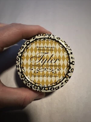 Tyler Candle Company ~ Head Over Heals ~ 3,4 oz ~ Bougie Parfumee Foto 1 de 4