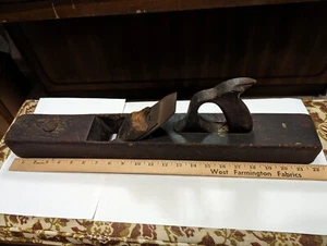 Antique Sandusky Tool Co. 22 Inch Wooden Jointer Plane - Picture 1 of 9