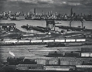 VIEW of NEW YORK CITY by EDMITRI KESSEL, Vintage 1943 Gravure - Picture 1 of 2