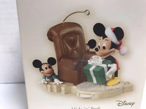 Disney Hide and Peek Mickey Mouse 2007 adorno Hallmark QXD4209 nuevo en caja - Imagen 1 de 5
