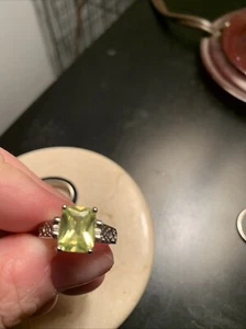 lia sophia Ring Silver With Green Stone Beautiful Size 8 - Picture 1 of 5