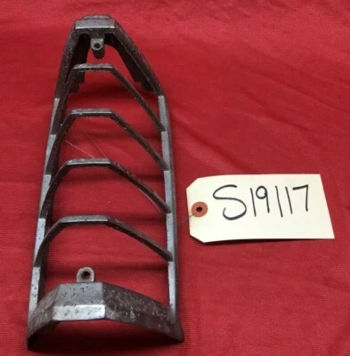 1977-1979 LLINCOLN MARK V 5 ОБОДОК ЗАДНЕГО ФОНАРЯ D7LB-13236-AB OEM ЗАВОДСКОЙ - Изображение 1 из 4