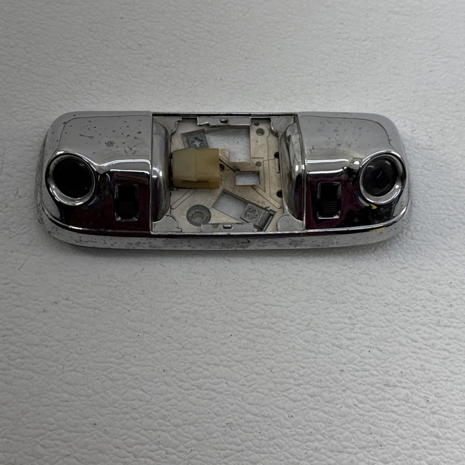 Ford F-150 F-250 F-350 Bronco 1980-1996 y más luz domo cromada superior OEM Foto 1 de 4