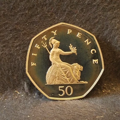 1982 Great Britain 50 pence, Elizabeth II, Britannia w/lion, proof, KM-932 (GB6) - Image 1 of 4