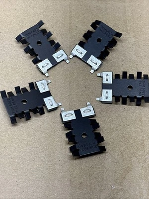 Lot of (490)  TO-220 heat sink 6225B-MTG or 7022B-MTG. - Image 1 of 3