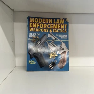 Modern Law Enforcement Weapons and Tac..., Clapp, Wiley B45 - Imagen 1 de 4