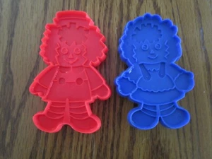 Vintage The Bobbs Merrill Raggedy Ann & Andy  Cookie Cutters - Picture 1 of 2