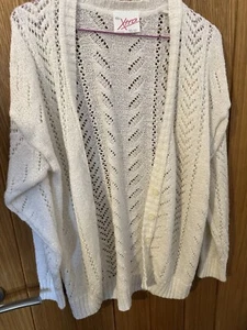 Ladies Size 10 12 White Stunning Knit Cardigan White - Picture 1 of 6