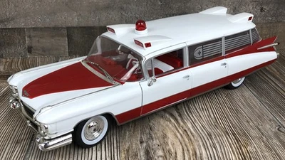 Auto World ERTL Racing Champions Ghostbusters ECTO 1 1959 Cadillac Eldorado 1:18 - Image 1 of 4
