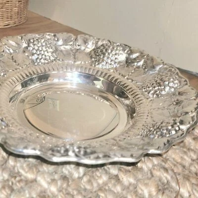 William Adams ESPAÑA Vintage Placa de Plata Fina 11.25" Repousse Bowl Renacimiento Rococó Foto 1 de 4
