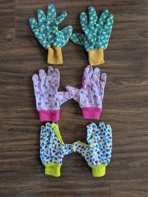 Size 4 6 Kids Lot of 3 Children Size Gardening Gloves Pink Green Ladybugs - Image 1 of 4