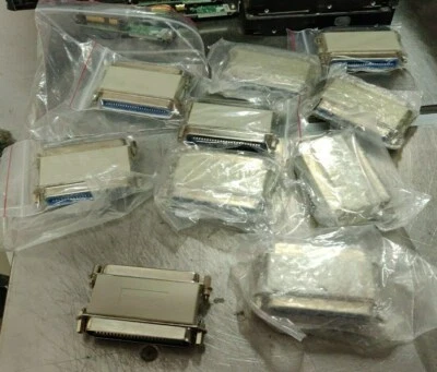 10x 50-Pin Stecker auf 50-Pin Buchse Aktiv SCSI Terminatoren - NEU! - Bild 1 von 3