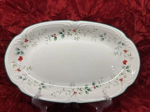 Pfaltzgraff Winterbeere Oval Brottablett Teller Weihnachten Stechpalme Beeren 12"" - Bild 1 von 5