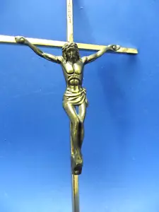 Crucifijo colgante de pared INRI de metal de latón vintage Jesucristo en la cruz 10" x 5 - Imagen 1 de 5