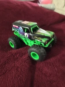 Grave Digger RC Monster Truck 66803 Spin Master senza telecomando non testato E C (A176) - Foto 1 di 3