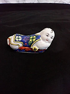 Vintage Chinese Porcelain Figure Chopstick Rest - Picture 1 of 7