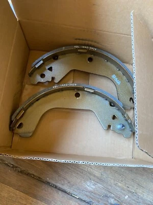 NOS GM DAC Delphi Brake Shoe Lot of 2 Chevrolet Cobalt? Cruze? Rear Back Park — 第 1/4 张图片