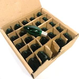 Wintergreen Lighting Box of 25 C9 Green Christmas Light Bulbs 15-144 NEW - Picture 1 of 3