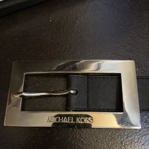 Michael Kors Black Leather Belt with Silver Buckle - Picture 1 of 4