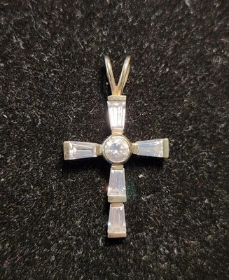 10K Gold Cross Pendant with CZ Stones - Image 1 of 3