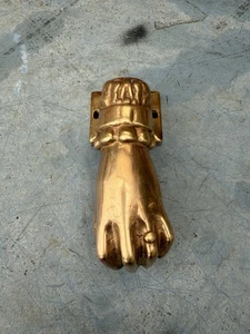Antiker massiver Messing Hand und Kugel Türklopfer - Bild 1 von 5