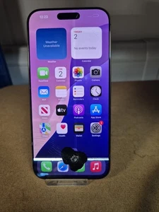 Apple iPhone 16 Pro Max Unlocked 256GB White Titanium CRACKED FAULTY SIGNAL READ - Photo 1 sur 6