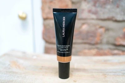 Laura Mercier Tinted Moisturiser Blurred Matte SPF30 – 4W Ochre - Image 1 of 2
