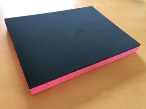 79,98 EUR/m² 30mm dicker Hartschaumstoff, Zuschnitt auf Wunsch, grau rot - Picture 1 of 3
