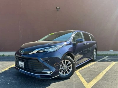 2021 Toyota Sienna XLE минивэн 4D - Изображение 1 из 4