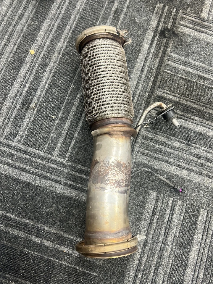 Ram 2500 2019-2024 camioneta pickup tubo descendente Foto 1 de 4